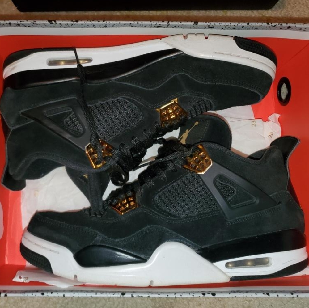 Jordan 4 Royalty